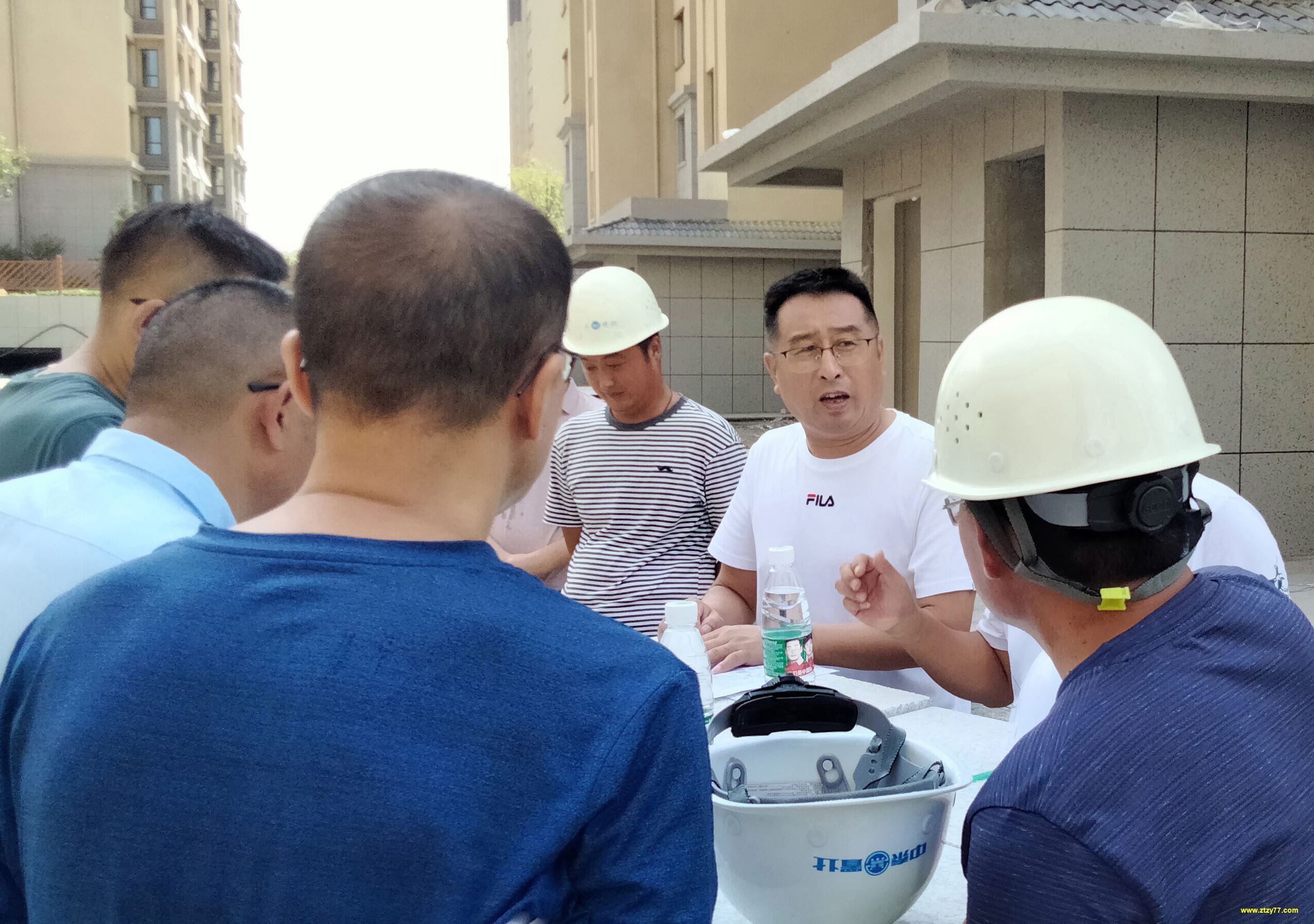 中泰集团领导班子对各在建项目进行检查